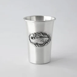 Серебряная стопка «Сом» с чернением